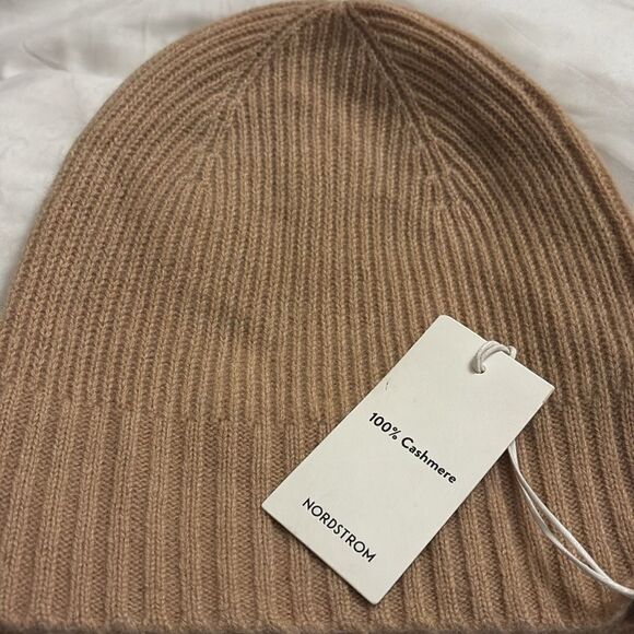 Nordstrom Cashmere knit Beanie in Tan NWT - Picture 1 of 7